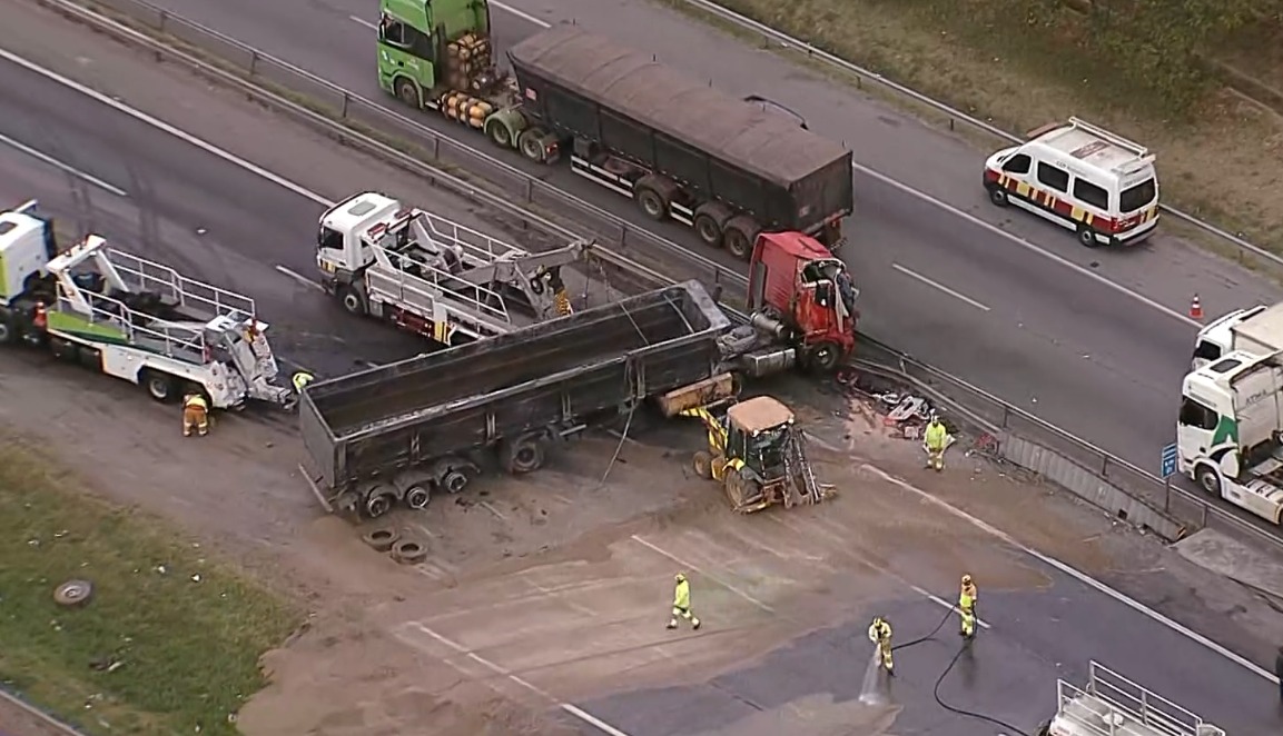 Acidente no rodoanel provoca 8 km de lentidão