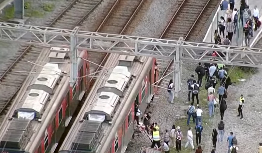 Linha 11-Coral tem problemas nesta segunda (3)