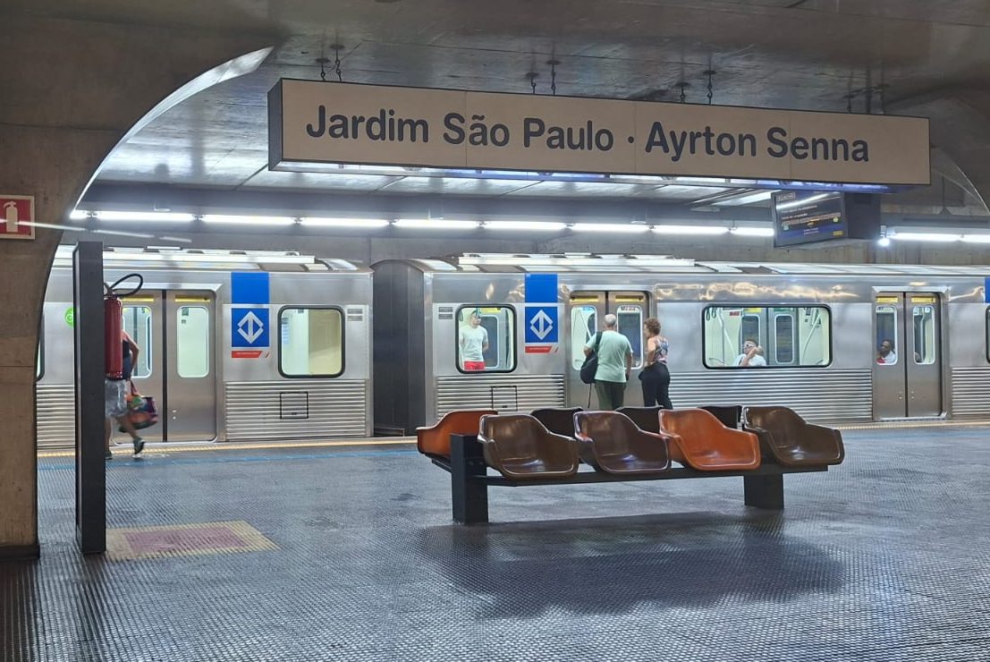 Metrô funciona 24 horas nesta virada de ano