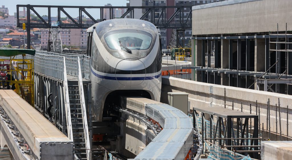 Linha 17-Ouro foi paralisada nesta sexta devido falha